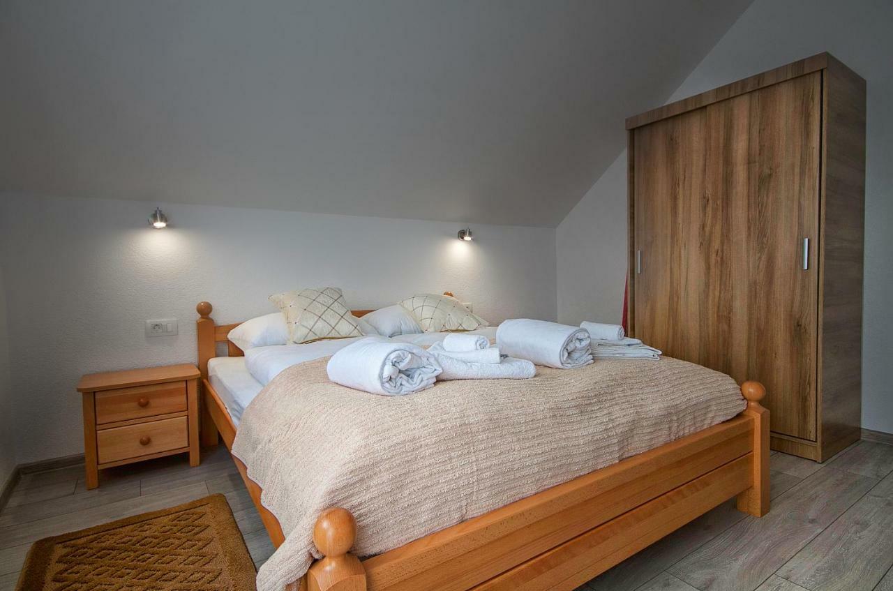 Apartment Josipa Selište Drežničko Buitenkant foto